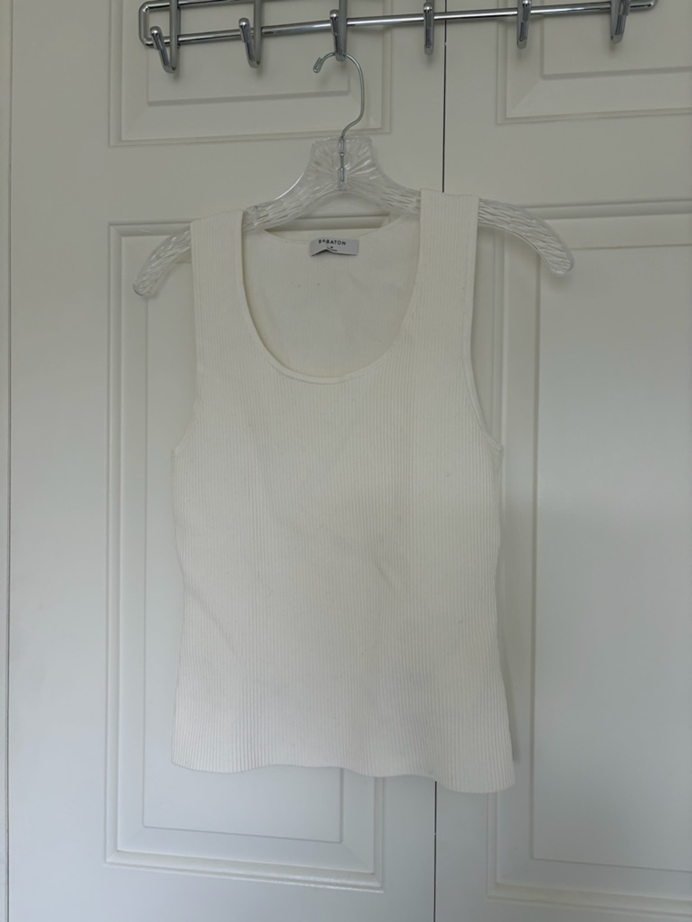 Aritzia Sculpt Knit White Ribbed Tank Top - Sleeveless Scoop Neck
